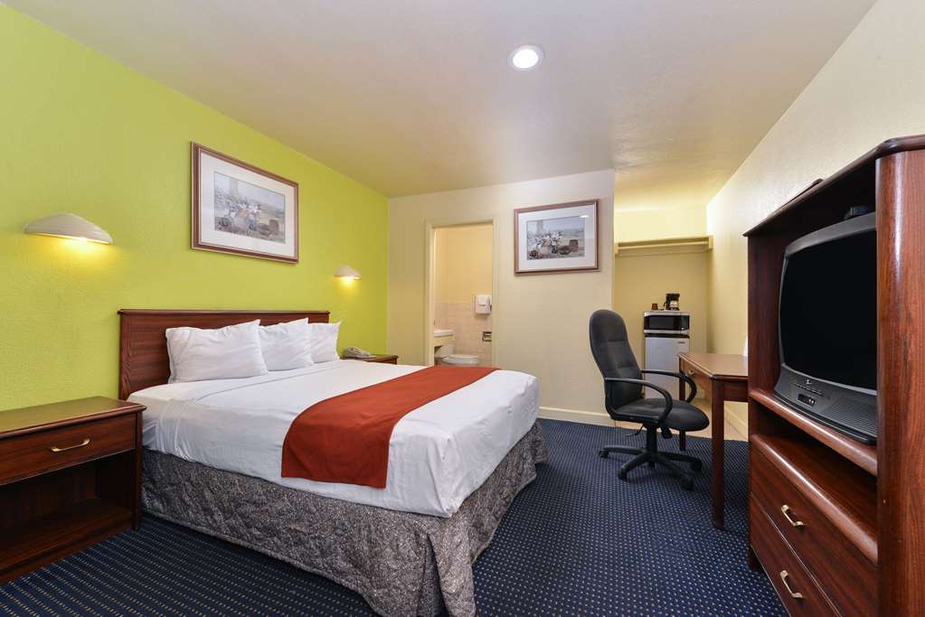 Rodeway Inn Modesto Room photo