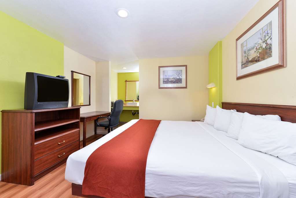 Rodeway Inn Modesto Room photo